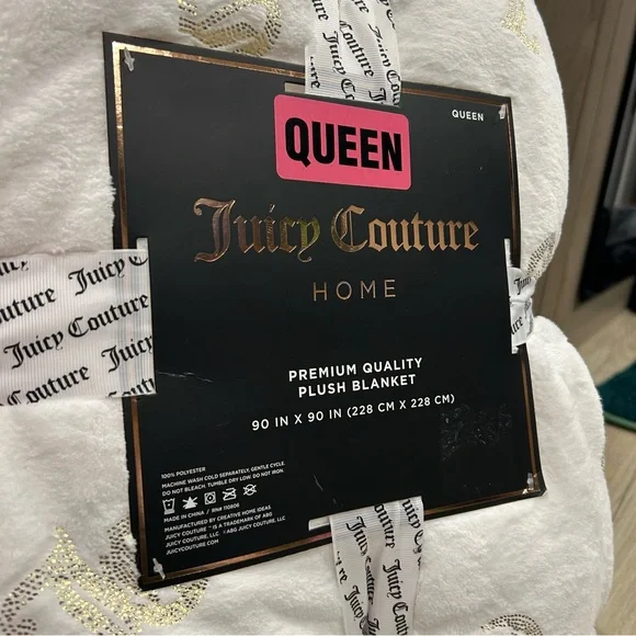 Juicy Couture Queen White Plush Blanket
